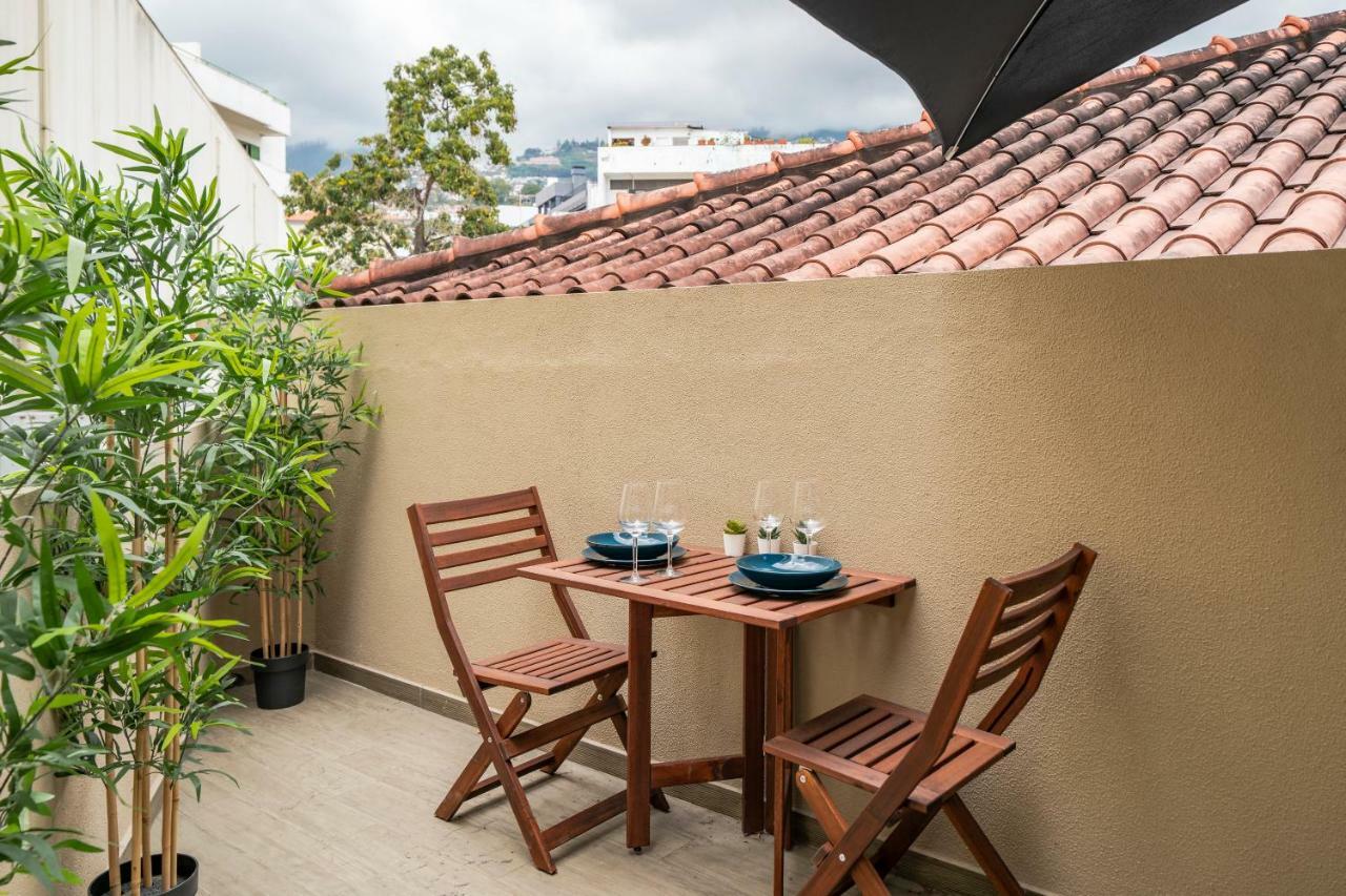 Drapes Design Apartments By An Island Apart Funchal  Exterior photo